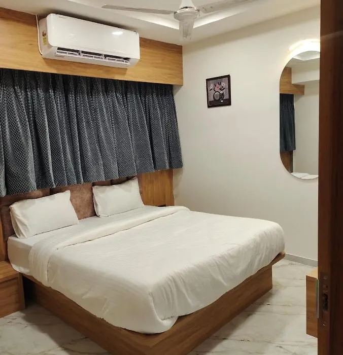 Hotel Lavish-1