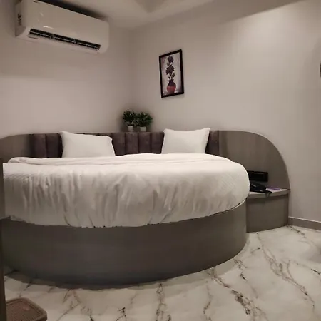Hotel Lavish-2